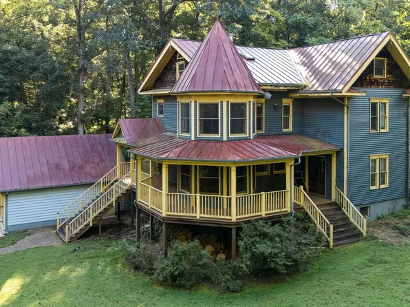 35454 Cherry Grove Ln, Round Hill, VA 20141