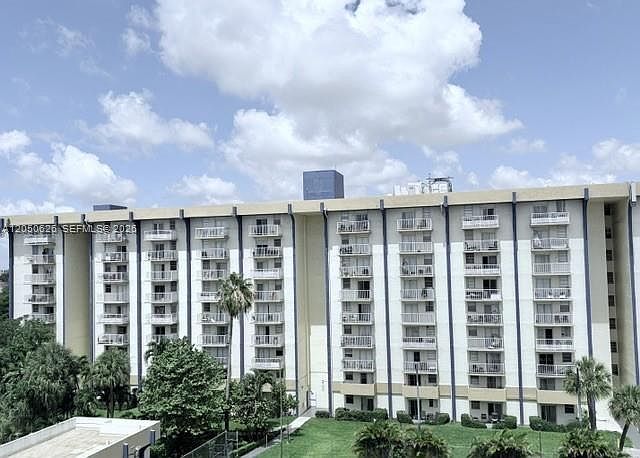 1st image of 801 NW 47th Ave APT 116W
