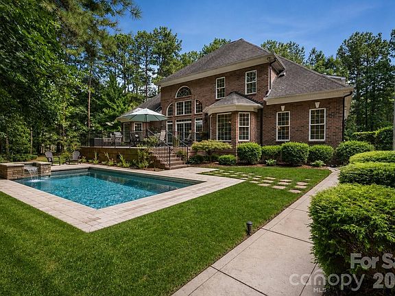 3rd image of 7282 James Ct