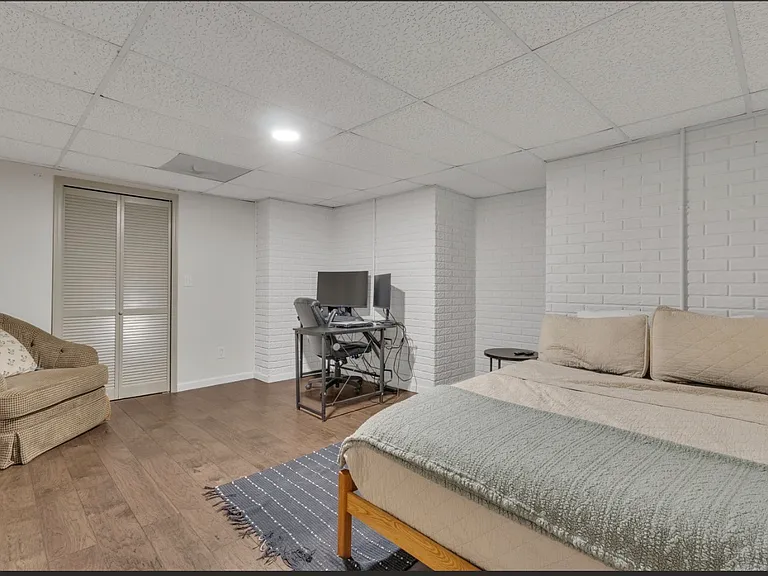 61 Brenda Ct — Photo 31