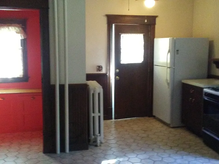 2122 Marshall Ave — Photo 9