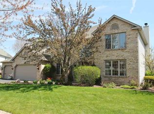 1719 Oakforest Dr, Rockford, IL 61107