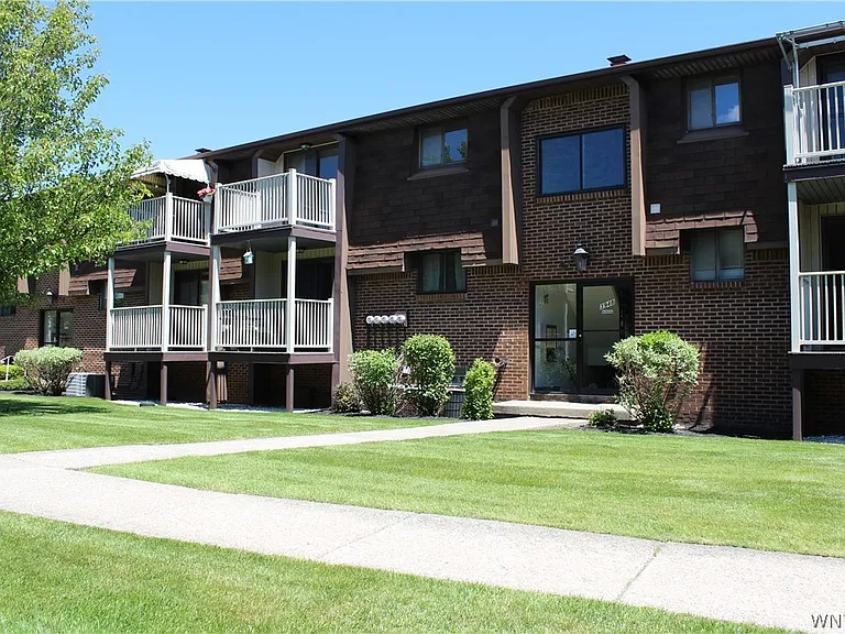 3948 Ridge Lea Rd #D — Photo 24