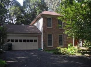 10335 Steamboat Landing Ln, Burke, VA 22015