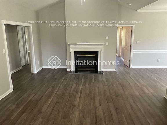 5th image of 456 Linsbury Ct