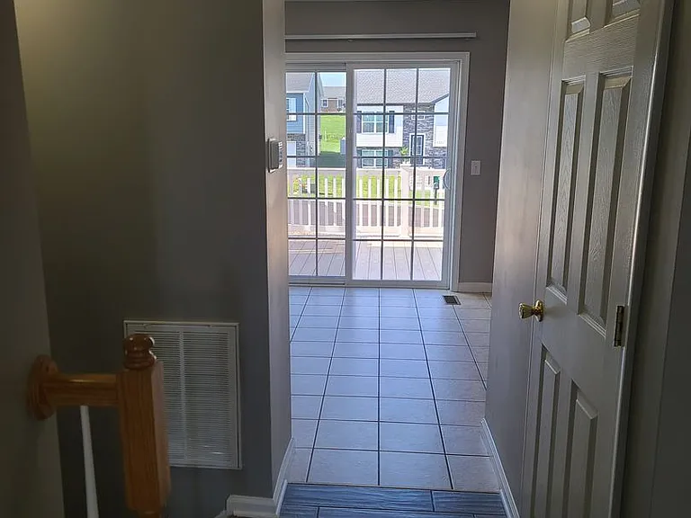 370 Viewpoint Way — Photo 8