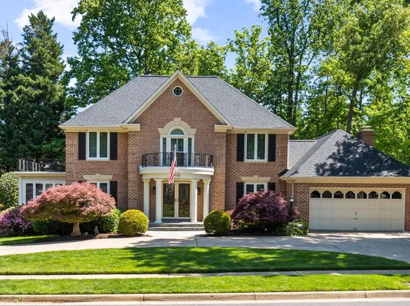 7905 Belleflower Dr, Springfield, VA 22152