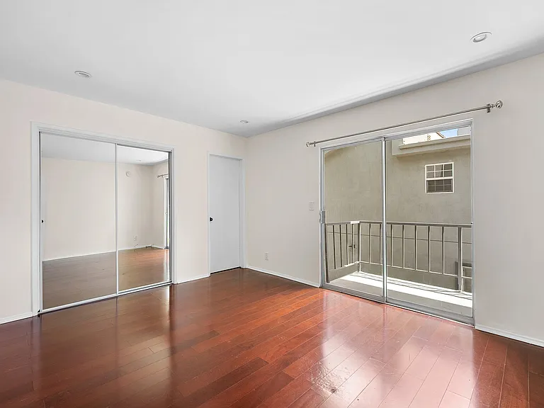 15344 Weddington St #202 — Photo 11