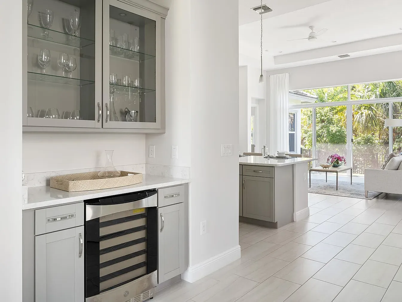 2 bed, 2.5 bath, 2133 sqft, $5,500 — Photo 4