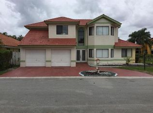 11750 SW 9th Ct, Pembroke Pines, FL 33025