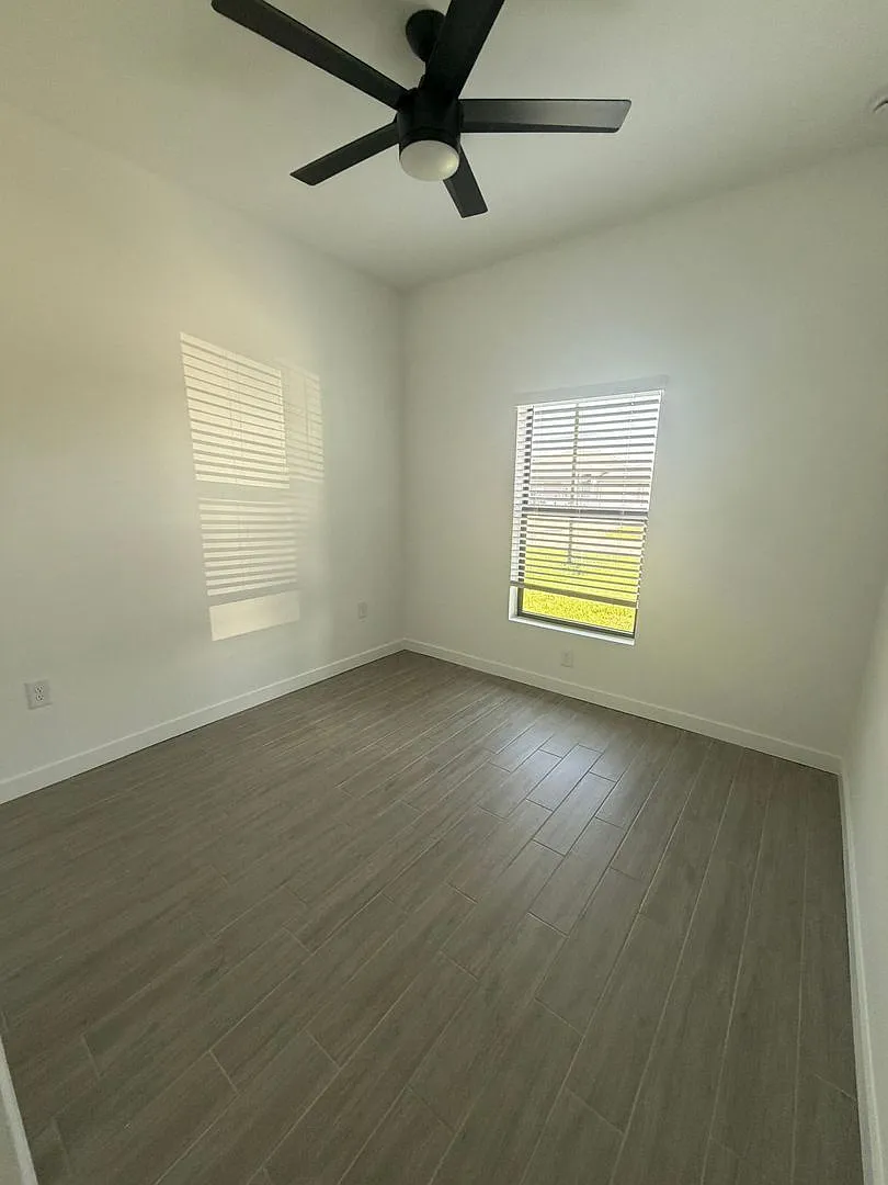 3 bed, 2.0 bath, 1198 sqft, $1,660 — Photo 4