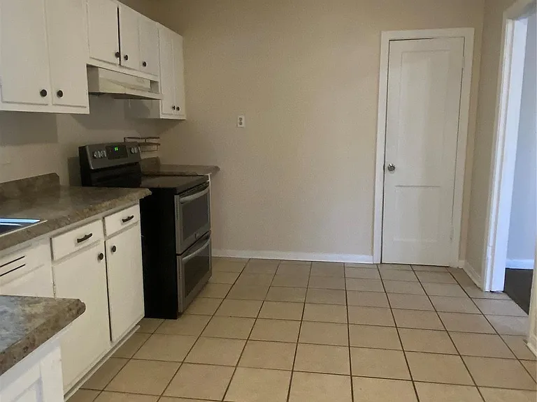 243 Acacia St — Photo 2