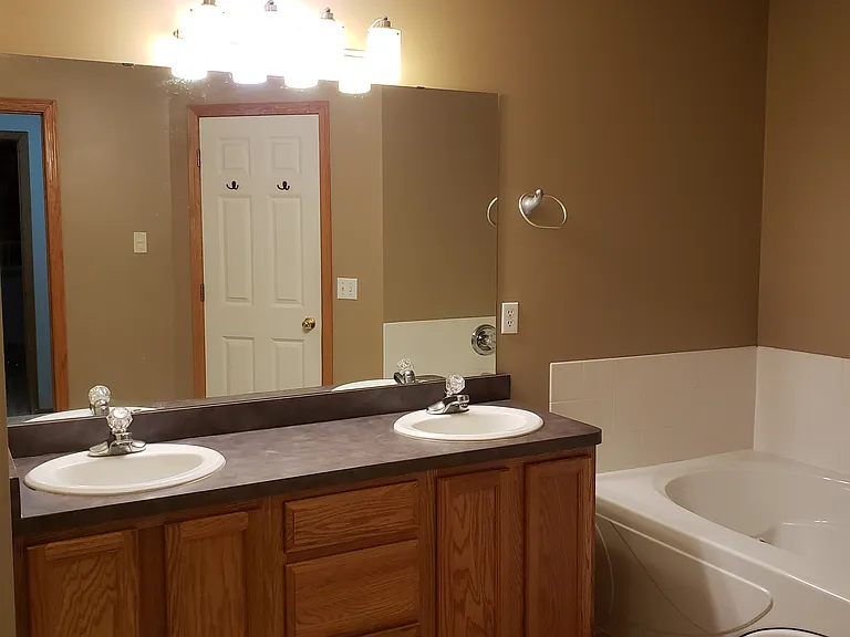 8920 Pheasant Ln — Photo 12
