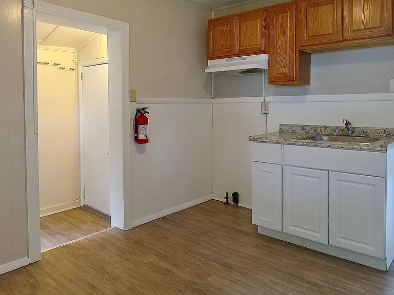 445 Coral Ave — Photo 6