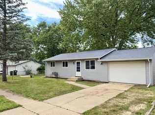230 Liberty Blvd, Machesney Park, IL 61115