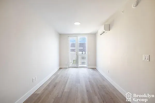 1711 Hancock St #505 — Photo 4