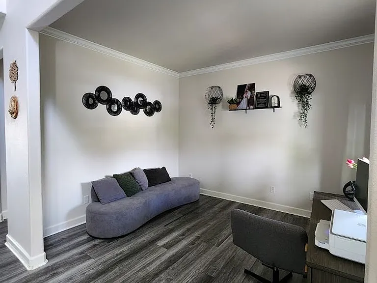 7546 Sabino Ln — Photo 3