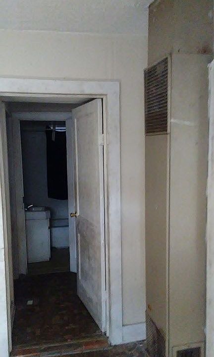 2nd image of 18 Larkin St