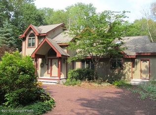 2398 Overlook Ln, Pocono Pines, PA