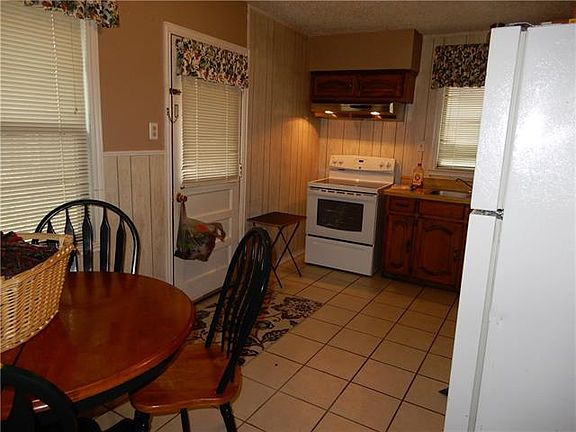 4th image of 3255 Longmeade Dr