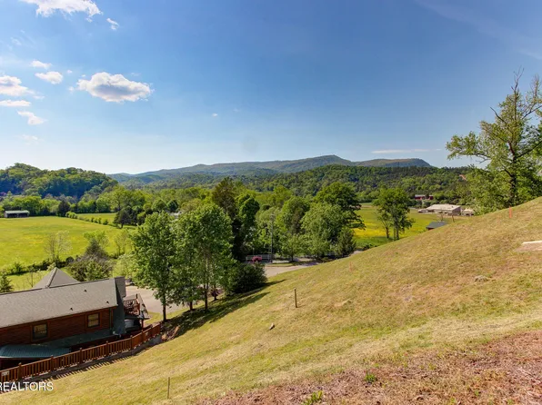 1801 Stone Wood Way, Sevierville, TN 37862