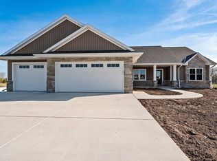 3747 Lyla May Ct, De Pere, WI 54115