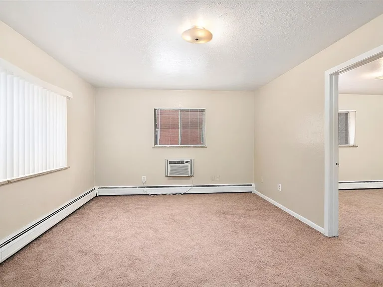 Downing Apartments — Photo 13