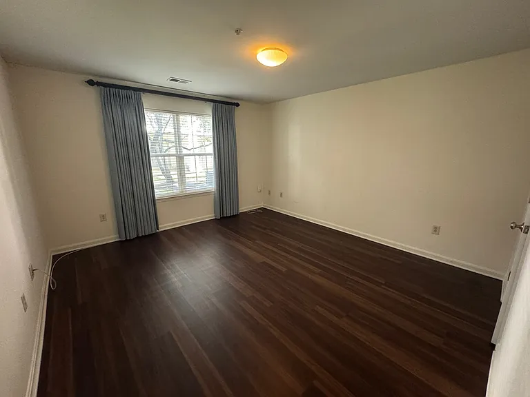 1591 Leeds Castle Dr — Photo 11