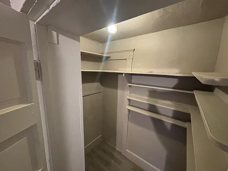 409 W Broad St #4 — Photo 10