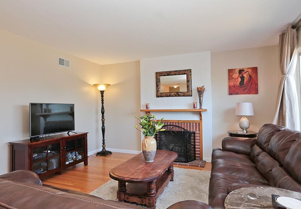 1st image of 353 Evergreen Dr