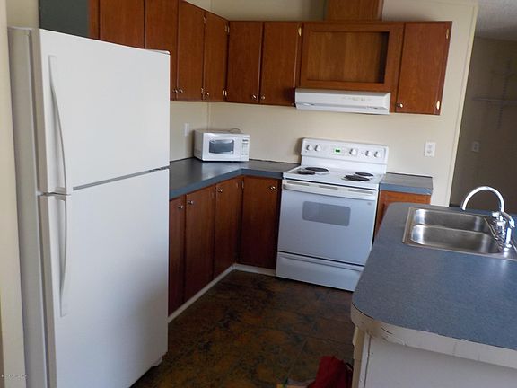 3rd image of 530 Opal Ave