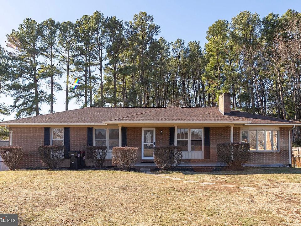 1st image of 120 Amelia Ave