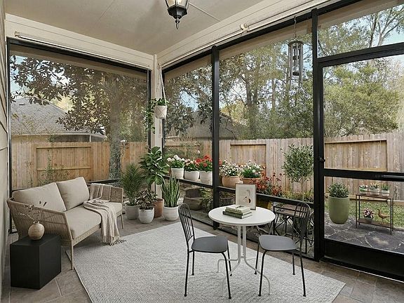 3rd image of 15 Lilac Ridge Pl