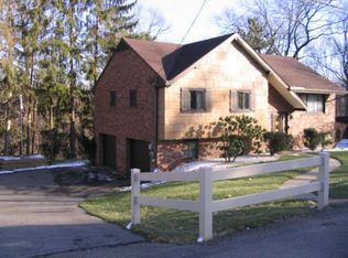 704 Jefferson Dr, Pittsburgh, PA 15229
