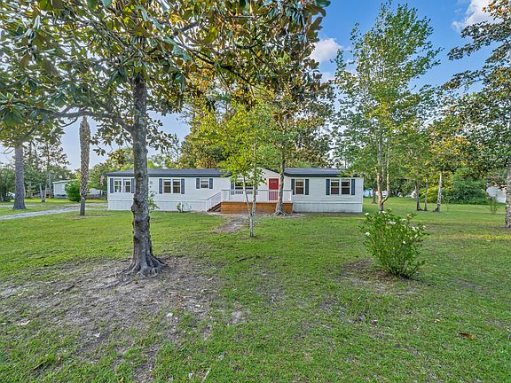 3rd image of 214 Lake Rosemary Cir