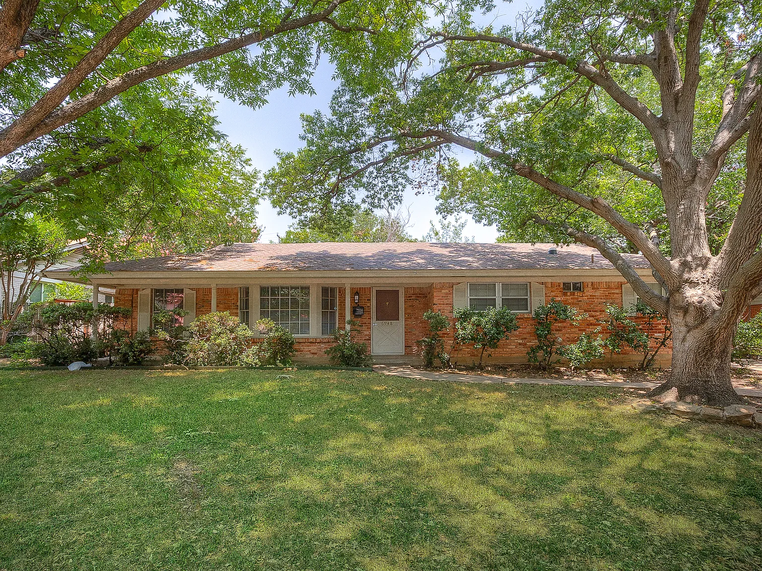 3 bed, 1794 sqft, $2,095 — Photo 1