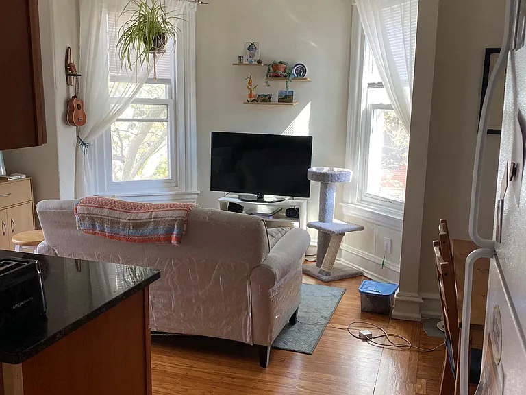 4653 Hazel Ave #3R — Photo 1