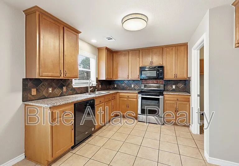 601 Steerman Ct — Photo 6