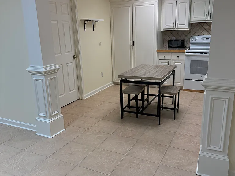 545 Ladybank Ln — Photo 9