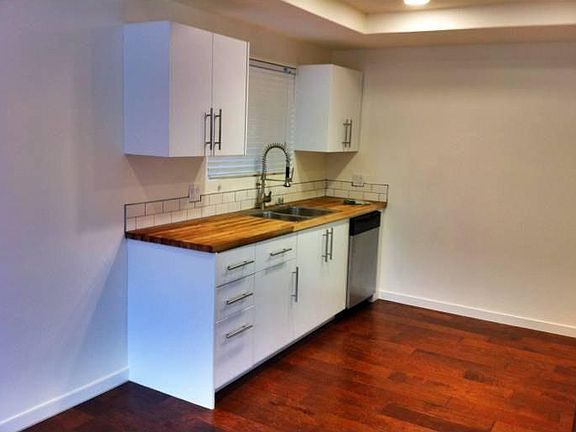 4th image of 2251 Branden St #1
