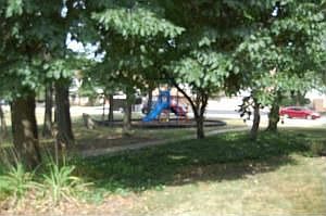 2nd image of 916 Knottingham Dr APT 1A
