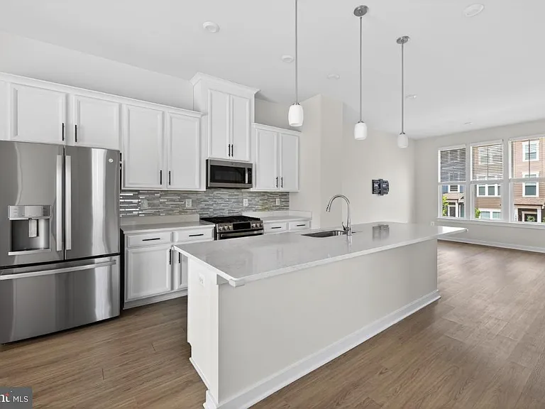 1601 Grove Chestnut Rd — Photo 17