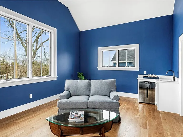 118 Newport Ave — Photo 24