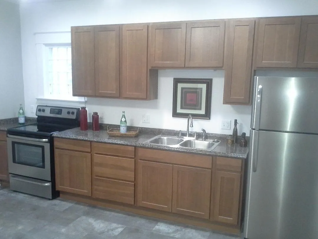 410 College Ave SE — Photo 1