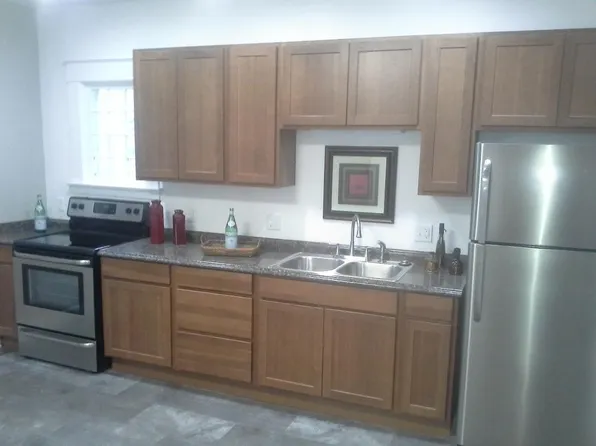 410 College Ave SE #1, Grand Rapids, MI 49503