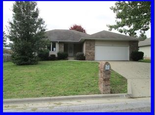 215 Shady Acres Cir, Nixa, MO 65714
