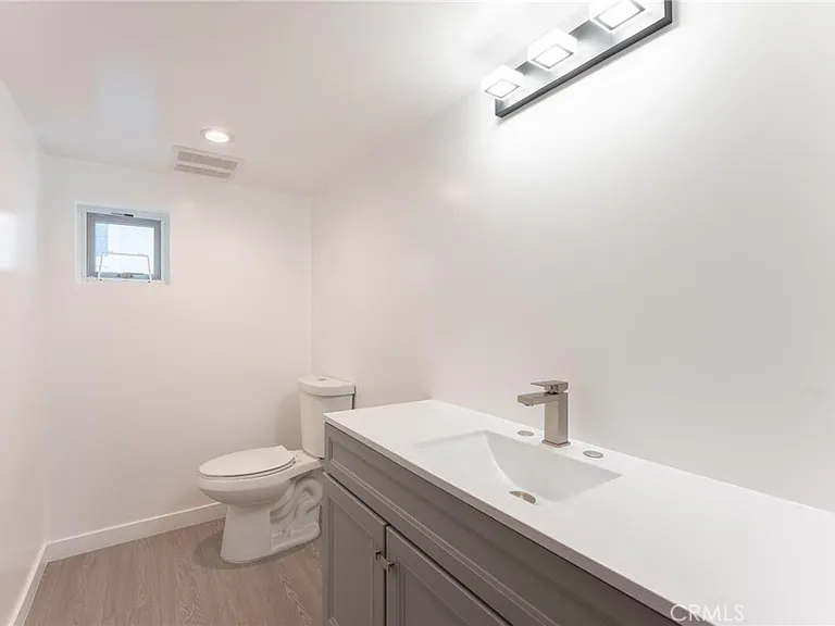 6845 N Haskell Ave #1 — Photo 15