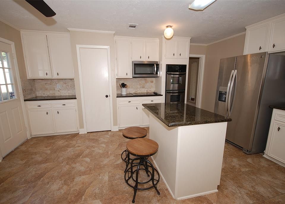 1st image of 14214 Langbourne Dr