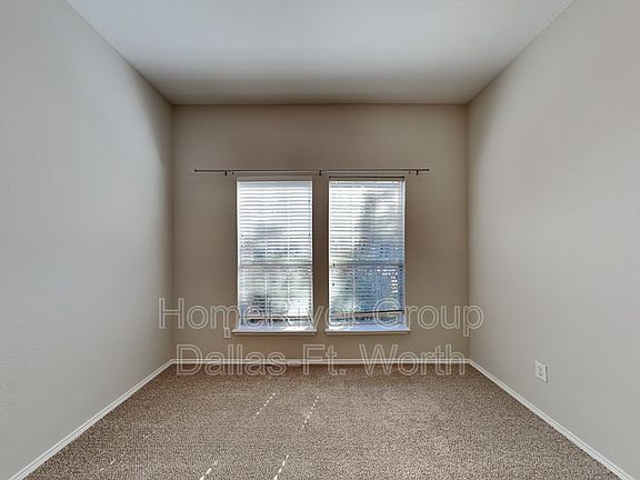 5th image of 310 Highland Glen Dr