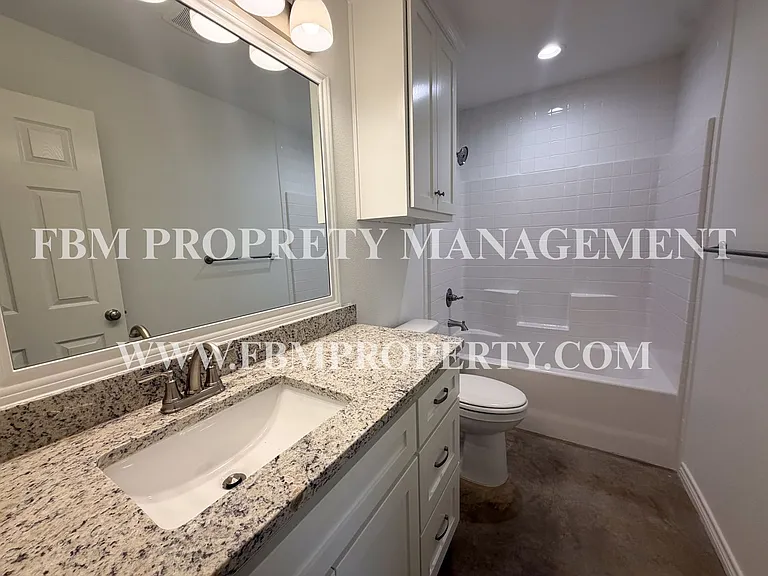 114 E Camden St - Brand New 2 Bedroom, 2 Bathroom Duplex Located in Rice, TX! — Photo 9